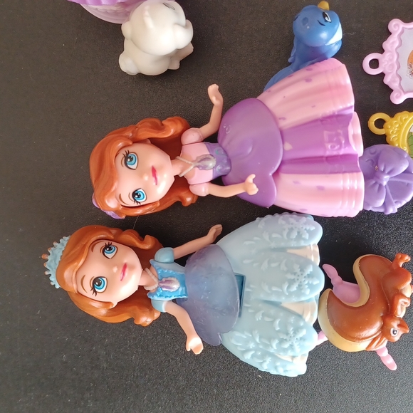 3/$25  Disney Two sets Sofia - Picture 8 of 8